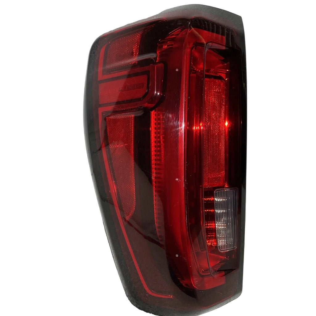 2019 2021 2022 2023 GMC SIERRA DENALI LH LEFT DRIVER TAIL LIGHT OEM LE
